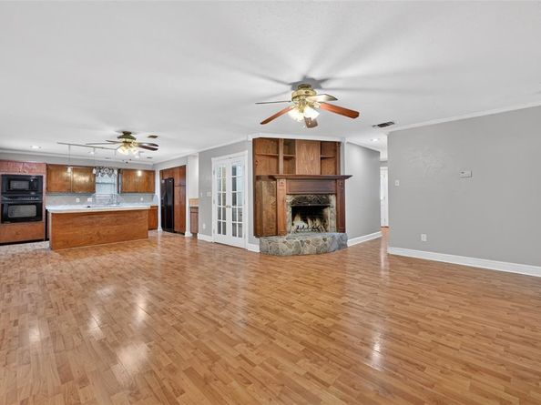 910  Kerry Street , Benbrook Texas 76126