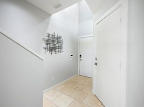 4213  Dickason Avenue  9, Dallas Texas 75219