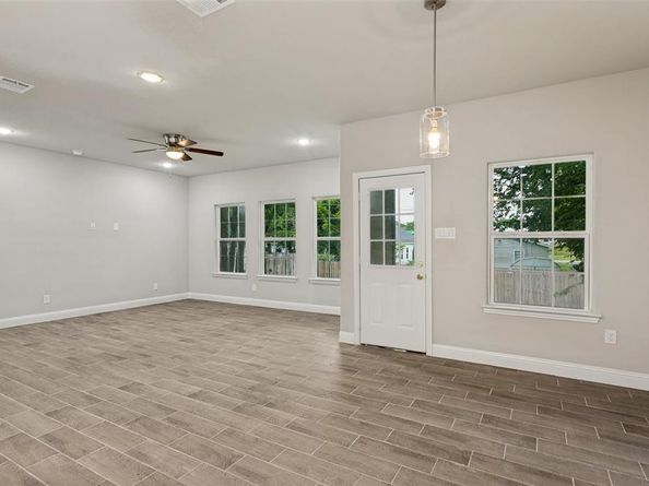 5520  Goodman Avenue , Fort Worth Texas 76107
