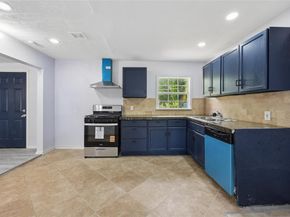 821  Travis Street , Garland Texas 75040