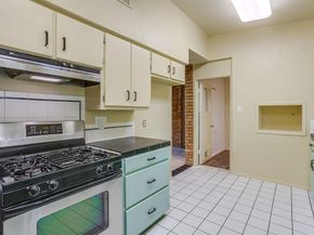 1100  Mockingbird Lane , Arlington Texas 76013