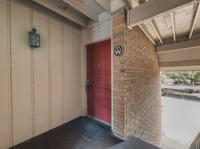 2802  Escada Drive  207, Farmers Branch Texas 75234