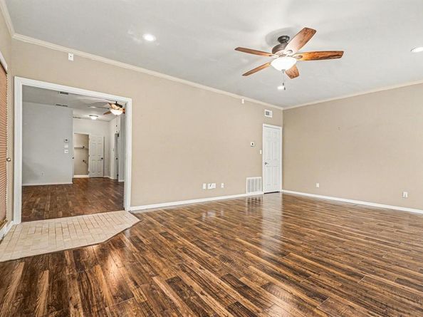 1342  Clear Creek Drive , Lewisville Texas 75067