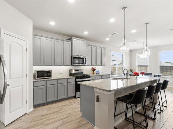 702  Matador Lane , Arlington Texas 76002