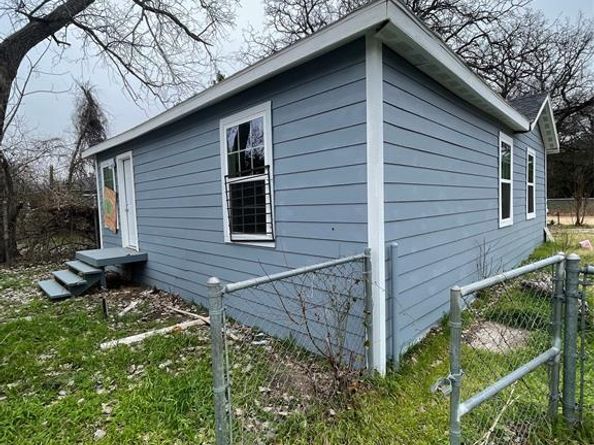 4731  Stokes Street , Dallas Texas 75216
