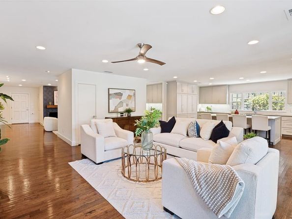 1518  Oak Knoll Street , Dallas Texas 75208