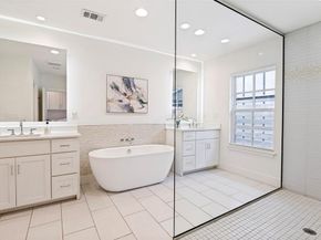 1518  Oak Knoll Street , Dallas Texas 75208