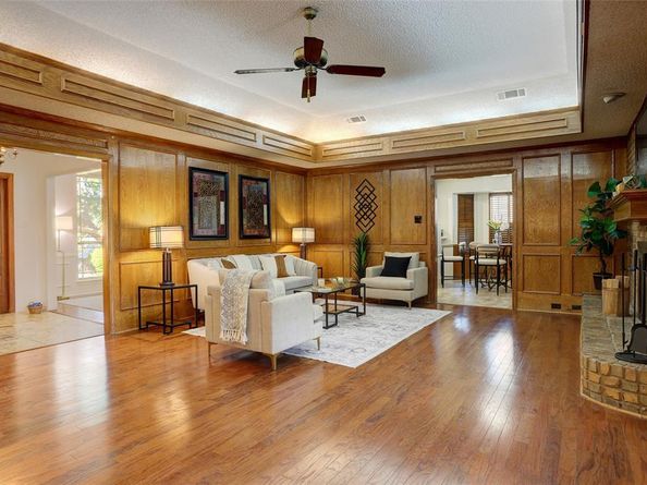 2918  Apple Valley Drive , Garland Texas 75043