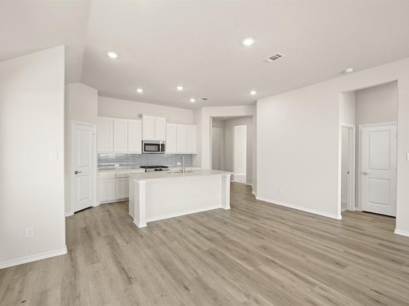 1104  Birchwood Drive , Crowley Texas 76036