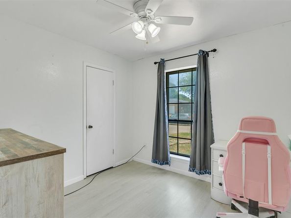 1832  Steinburg Lane , Fort Worth Texas 76134