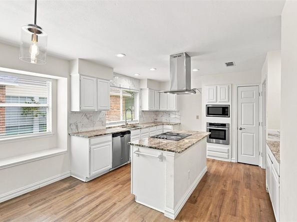 2126  Greenstone Trail , Carrollton Texas 75010