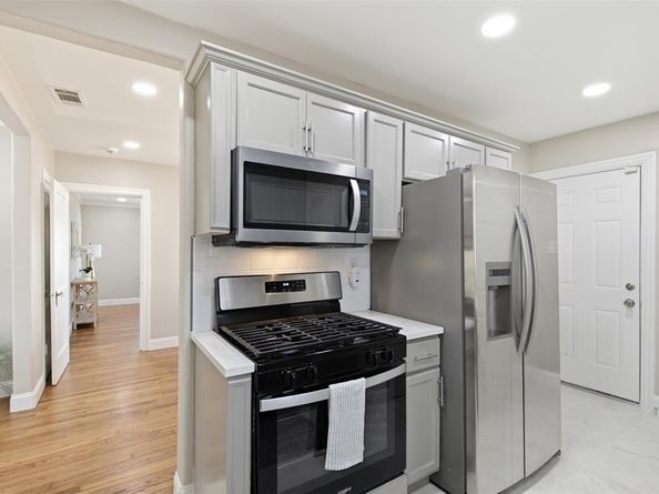 4805  Capitol Avenue , Dallas Texas 75204