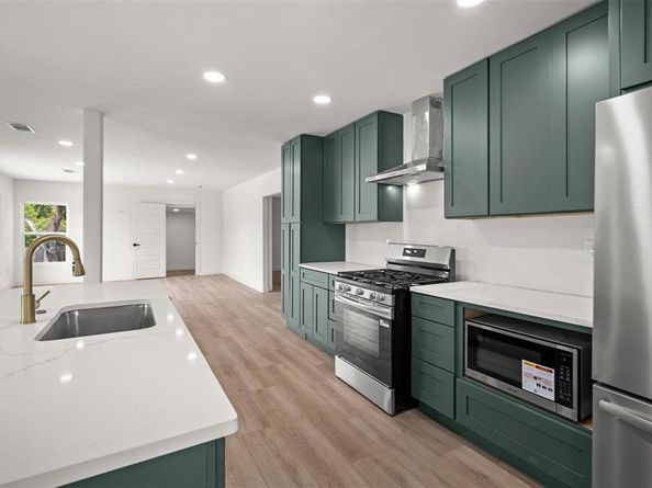 3134 W Jefferson Boulevard , Dallas Texas 75211