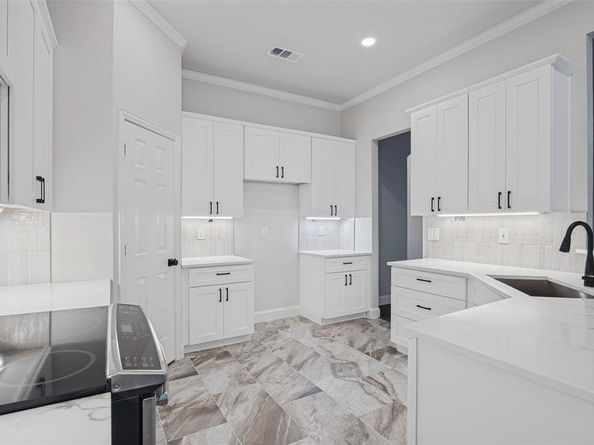 2907  Bluffview Drive , Garland Texas 75043