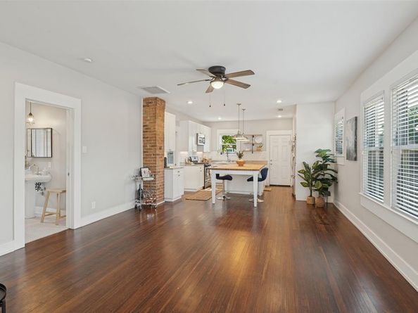 1123  Ballard Avenue , Dallas Texas 75208