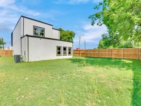 2902  Jim Street , Dallas Texas 75212