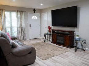 2319  Toulon Lane , Dallas Texas 75227