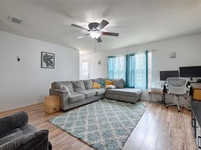 1653  Queens Brook Lane , Fort Worth Texas 76140