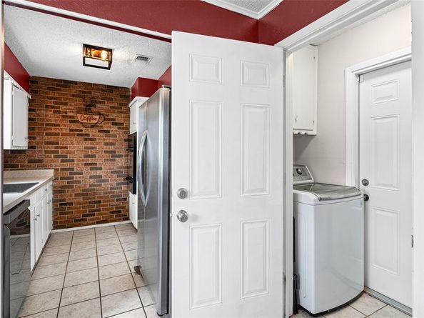 3900  Cresthill Road , Benbrook Texas 76116