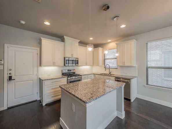 3945  Cascade Sky Drive , Arlington Texas 76005