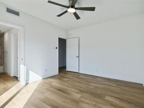 8750  Park Lane  132, Dallas Texas 75231