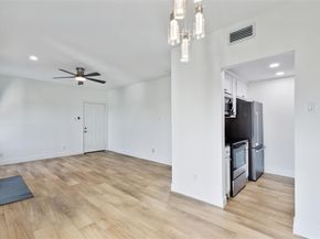 8750  Park Lane  132, Dallas Texas 75231