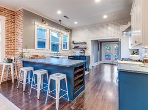 340 S Edgefield Avenue , Dallas Texas 75208