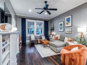 340 S Edgefield Avenue , Dallas Texas 75208