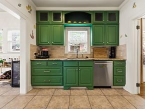 907  Monte Vista Drive , Dallas Texas 75223