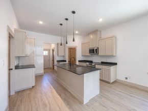 805  Glen Garden  , Fort Worth Texas 76104