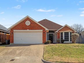 645  Cross Ridge Circle N, Fort Worth Texas 76120