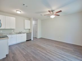 1728 E Powell Avenue , Fort Worth Texas 76104