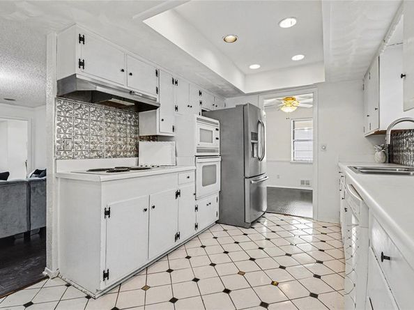 10525  Yorkford Drive , Dallas Texas 75238