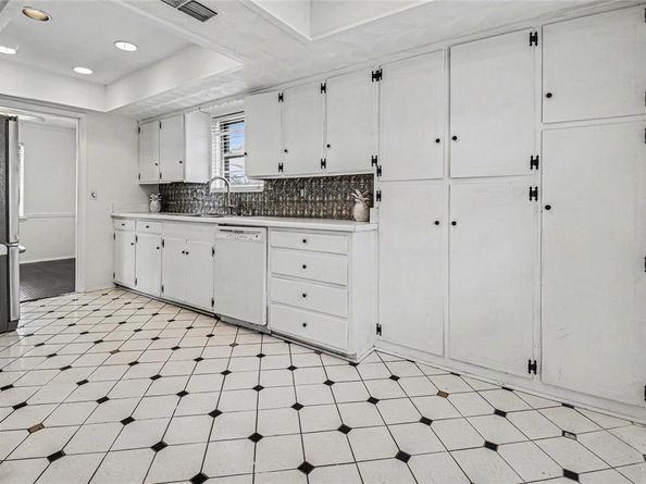 10525  Yorkford Drive , Dallas Texas 75238