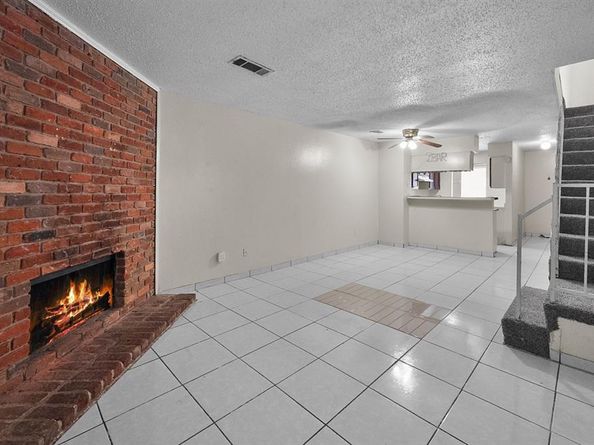9415  Olde Towne Row , Dallas Texas 75227