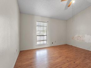 9415  Olde Towne Row , Dallas Texas 75227