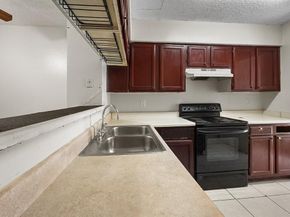 9415  Olde Towne Row , Dallas Texas 75227