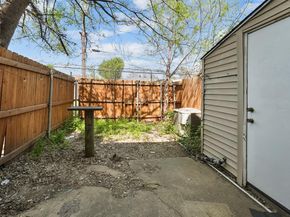 9415  Olde Towne Row , Dallas Texas 75227