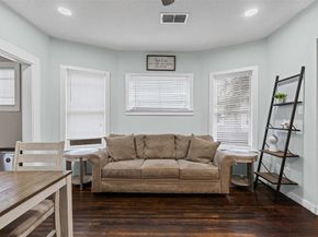 1632  Washington Avenue , Fort Worth Texas 76104