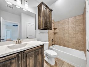 1401  Birds Fort Trail , Arlington Texas 76005