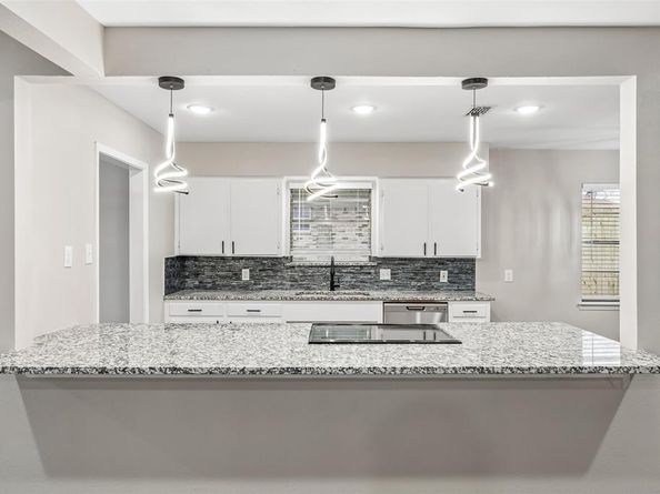 1702  Northcrest Drive , Arlington Texas 76012