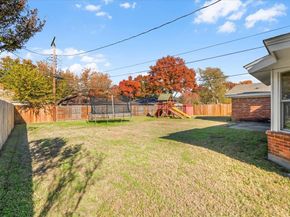 1913  Yucca Trail , Hurst Texas 76054