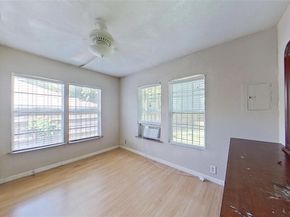 3237  Hanger Avenue , Fort Worth Texas 76105