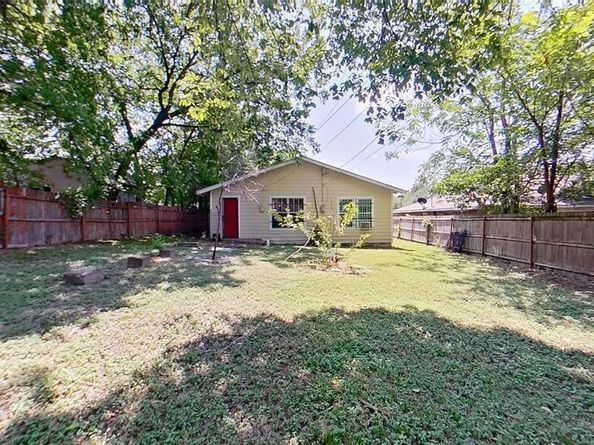 3237  Hanger Avenue , Fort Worth Texas 76105