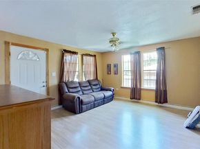 3237  Hanger Avenue , Fort Worth Texas 76105