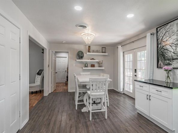 1718  Millmar Circle , Dallas Texas 75228
