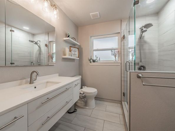 1718  Millmar Circle , Dallas Texas 75228