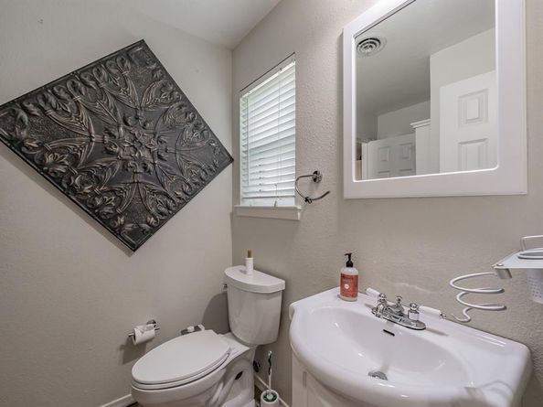 1718  Millmar Circle , Dallas Texas 75228
