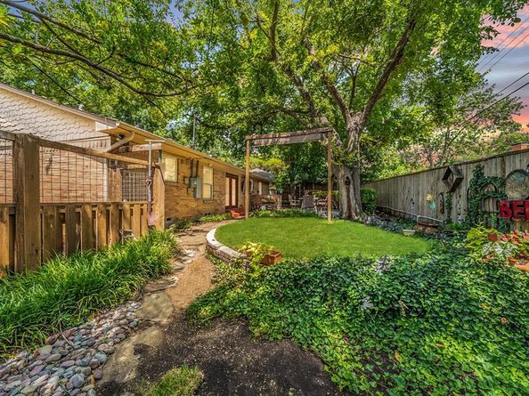 1718  Millmar Circle , Dallas Texas 75228