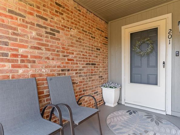 2732  Copper Creek Drive  201, Arlington Texas 76006